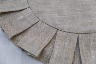 Салфетка со складками из натурального льна