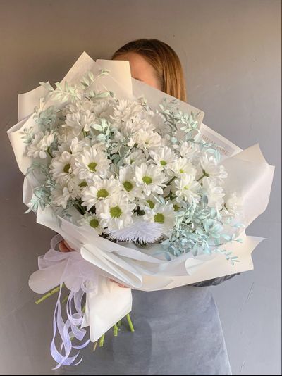 Большой букет ромашек