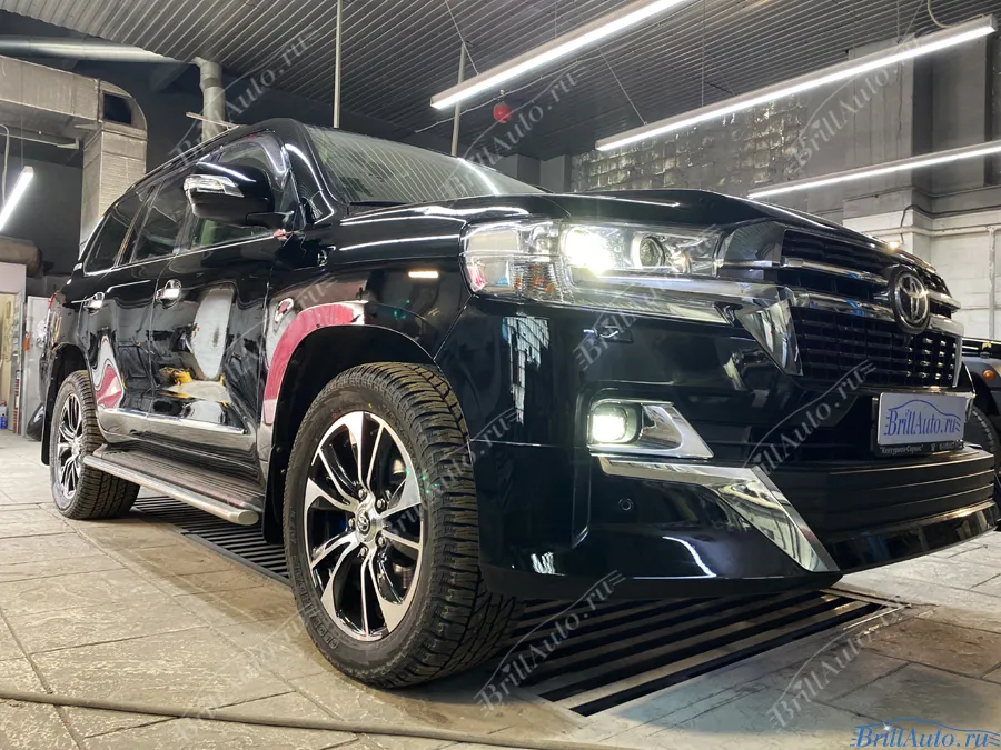 Рестайлинг Ленд Крузер 200 из 2008 в 2021 Lounge