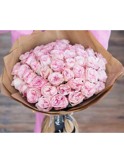 Букет 51 розовая пионовидная роза с оформлением