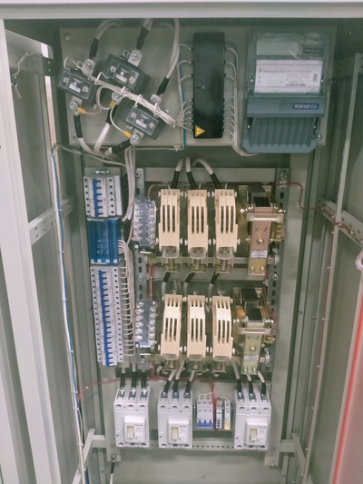 Шкаф ВРУ АВР