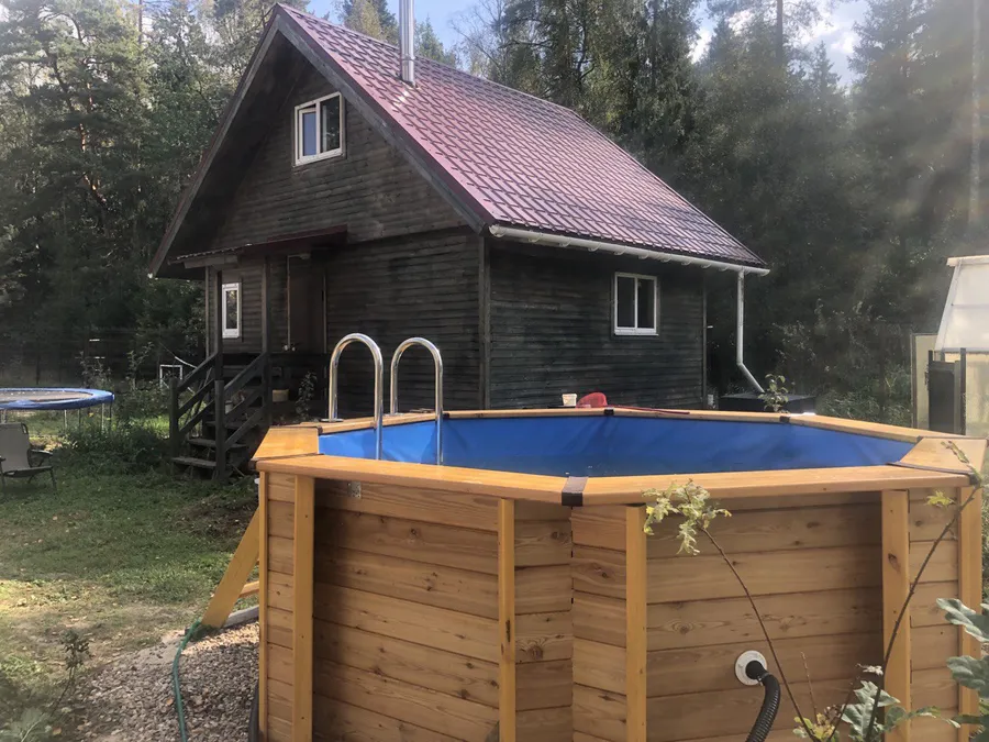 Установлен силами заказчика на поверхности 