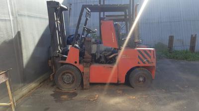 Ремонт болгарского вилочного погрузчика ДВ1792