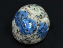 Азурит в альбите, "Пакистанская яшма К2", галтовка, Пакистан (22*22*20 мм, 19 г) №27388