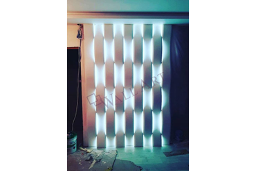 Смонтированная световая 3d панель "LightWave". г.Москва. Монтаж наш. Использована подсветка с холодным светом (6500к). Раскладка панелей стандартная - "Checkmate".