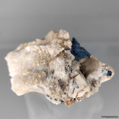 Лазулит в молочном кварце. Россия. 75*60*36мм