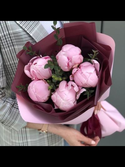 Букет "Пионы с Parvifolia"