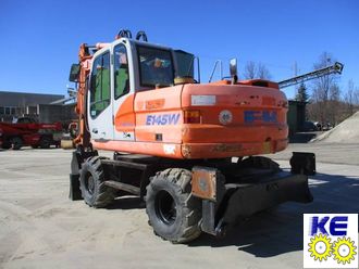 72106391 стекло лобовое верхнее  Fiat Kobelco E95W, E125W, E145W, E175W