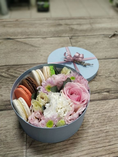 КОРОБКА С МАКАРУНАМИ "BONJOURS"