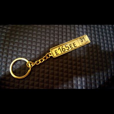 ЗАГОТОВКА С БОРТИКАМИ «СТАНДАРТНОЕ КРЕПЛЕНИЕ» ГОС. НОМЕР АВТО — ЗОЛОТО. 50,9*10,6 мм.