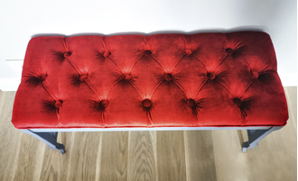 Банкетка большая с каретной стяжкой.