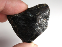 Нуумит (жедрит-антофиллит), полировка, Гренландия (35*30*21 мм, 32 г) №29921