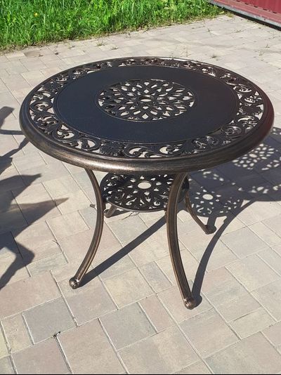 Литой кофейный стол GENEVA