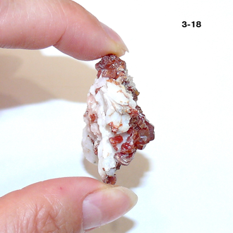 Ванадинит натуральный (щетка) №3-18: 37*27*17мм