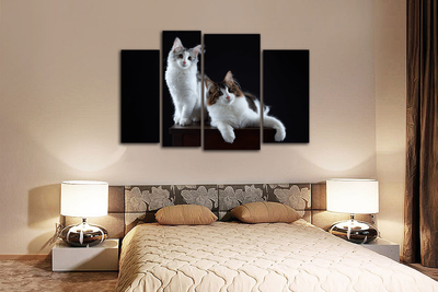 Модульная картина "Статуэтки на тумбочке"