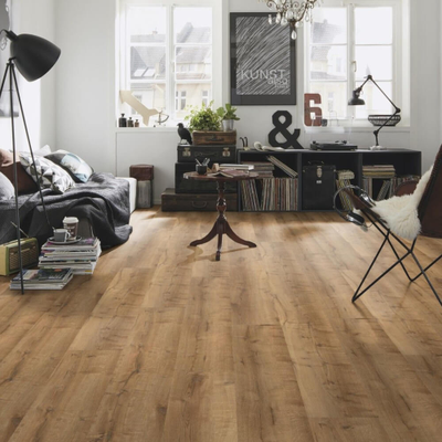 Виниловый пол Wineo 600 Wood XL ViennaLoft RLC196W6 в интерьере гостиной