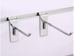 J002 Крючок на экономпанель 100 мм