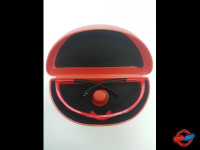 Защитные очки в футляре Milwaukee 4932352997