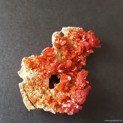 Ванадинит на породе. Марокко. 56*36*14 мм