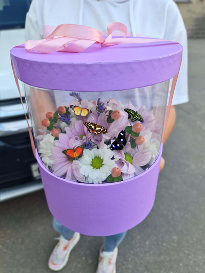 Хризантема, гиперикум и лимониум с Бабочками.№44