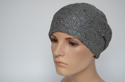 raznotsvetniy-beret-s-bukvami-vizio-italiya-7085-v-seriy