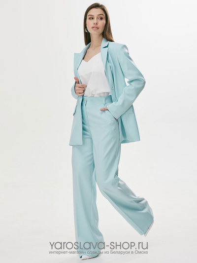 Двухпредметный костюм нежно-голубого цвета