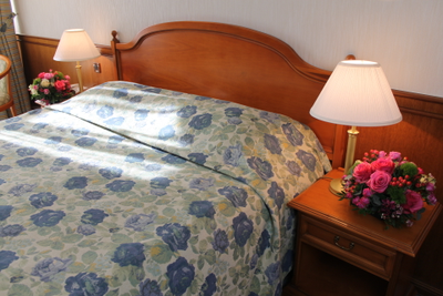 Оформление номера в гостинице цветами № 1493