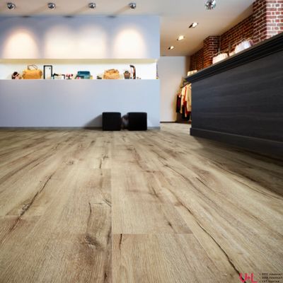 Кварцвиниловая плитка Fine Floor Rich Дуб Мале FF-2069 43 класс толщина 2.5 мм с фаской клеевая 3.62 м2