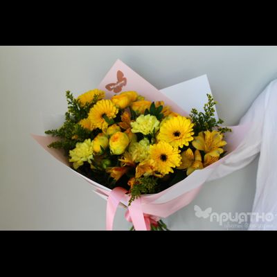 Букет цветов на 8 марта № 700