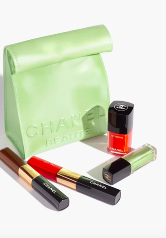 CHANEL MAKEUP TAKEAWAYS THE CITY BREAK - Лимитированный набор для макияжа