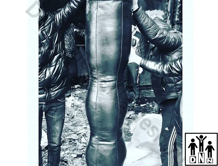 Тpёxceкциoнный боксерский мешок