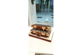 Торт "Чемодан с деньгами"