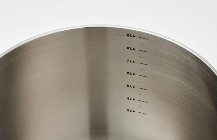 Мерная шкала внутри кастрюли Атоми Медикук