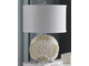 Настольная лампа с основанием из натуральных ракушек в форме шара и белым абажуром.