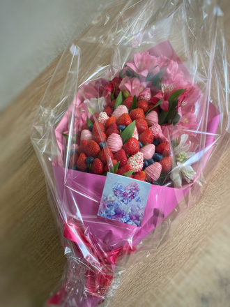 Клубничный букет № 20