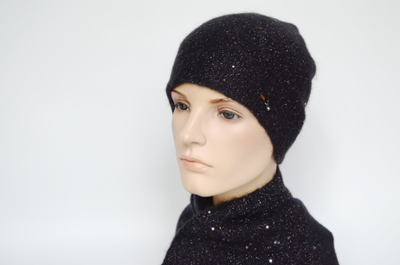 Женская вязаная шапка с пайетками Визио Италия черная