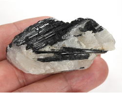 Кварц, черный турмалин (шерл), необработанный образец, Бразилия (58*25*26 мм, 36 г) №38083