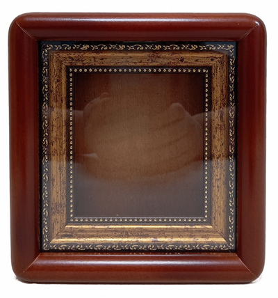 Киот "Антик" деревянный с багетной рамой "под золото", для иконы формата 9х10,5см.