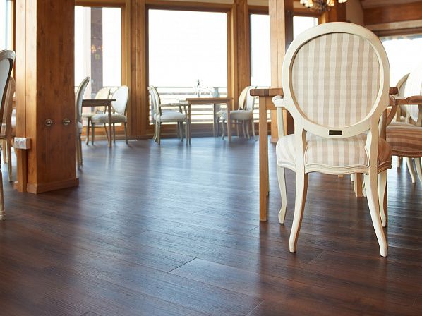 Кварц-виниловая FINE FLOOR WOOD ДУБ КАЛЕ в интерьере