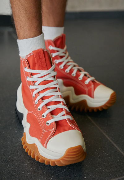 Как выглядят Конверс Run Star Motion Hi оранжевые высокие вживую