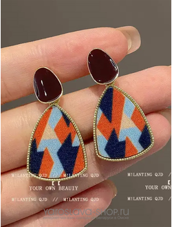 Модель : АЛ-323.Абстрактные цветные клипсы