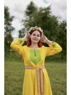 plate-v-slavanskom-stile-makosh-figuristaya