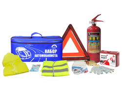 Набор аварийный Универсал + (огнетушитель 2 кг, знак, аптечка, трос 3,5т, перчатки, жилет, дождевик)