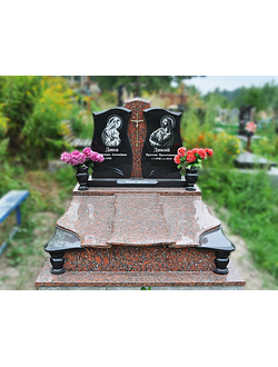 Картинка горизонтального памятника на могилу в виде двух тюльпанов в СПб