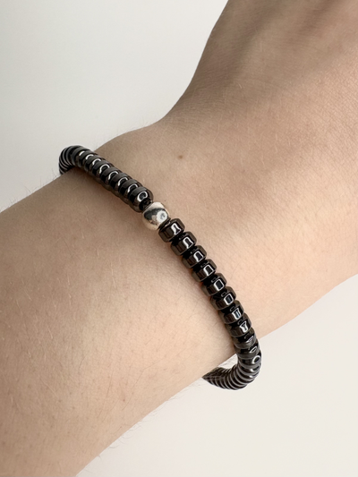 Браслеты из гематита, разные виды