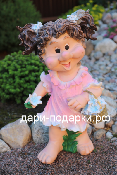 Девочка гном с корзиной цветов 60*36см   4кг   полистоун Россия 4397/012584-1*