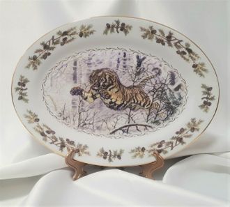 Блюдо &quot;В прыжке&quot; 30см. Серия &quot;Амурский тигр&quot;.