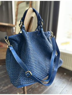 Женская плетеная сумка из натуральной винтажной кожи Vera Pelle синего цвета. Арт. 025891