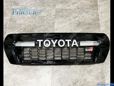 Решетка Toyota Land Cruiser 200 2007-2015 в стиле 300 GR Sport