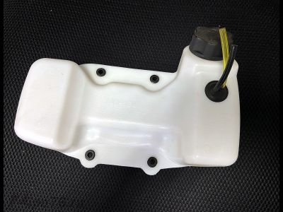 Топливный бак триммера 43-52 см3 четыре отверстия